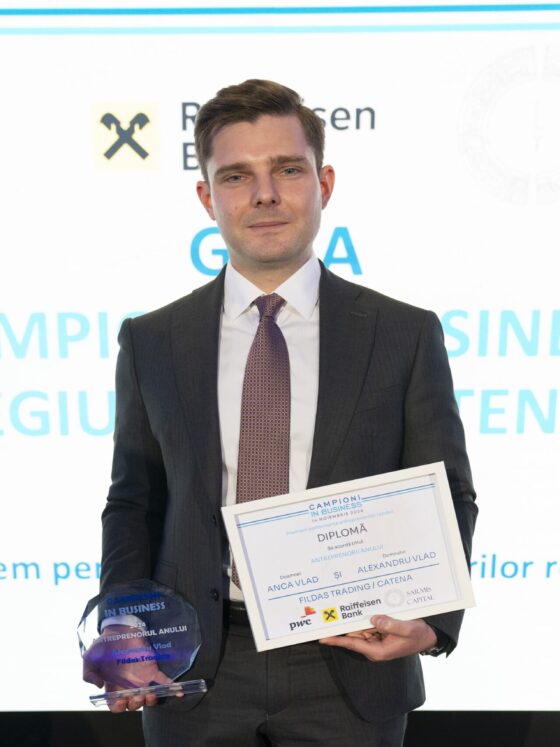 Anca Vlad și Alexandru Vlad, premiați pentru excelența în antreprenoriat la Gala Campioni în Business, cu trofeul ”Antreprenorii anului”